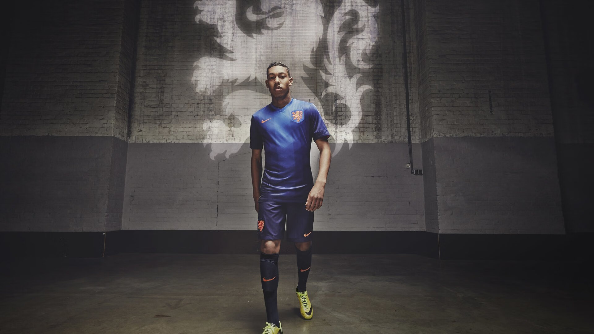 开云体育俱乐部官网-广州龙狮队逆转取胜，展现强大韧性，广州龙狮是哪个球队